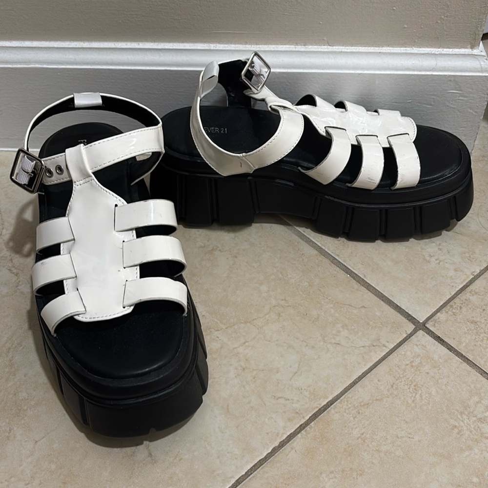 Forever 21 platform sandal. Never used.